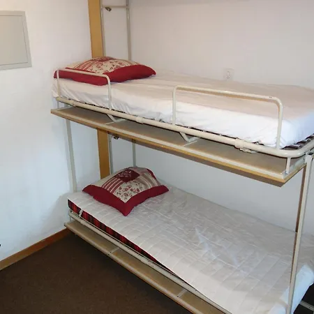 In Les For 6 Guests アパート *