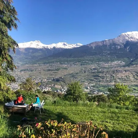 In Les For 6 Guests *